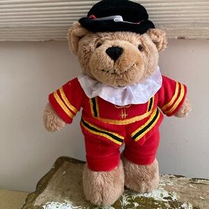 HARRODS Queen Elizabeth Brown Teddy Bear Red Royal Guard Beefeater